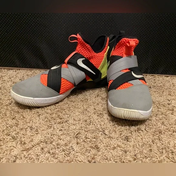 Nike LeBron Soldier 12 'Hot Lava' basketball shoes - Picture 1 of 4